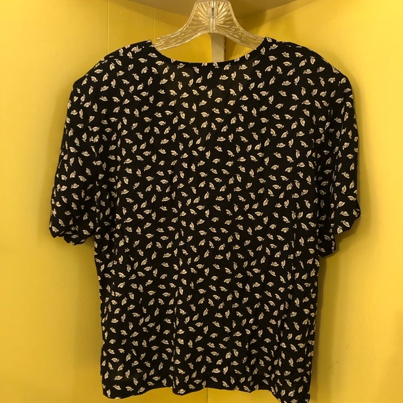 Vintage Cape Cod Sportswear top. Cute print with little hats. Size 18. - Picture 2 of 5